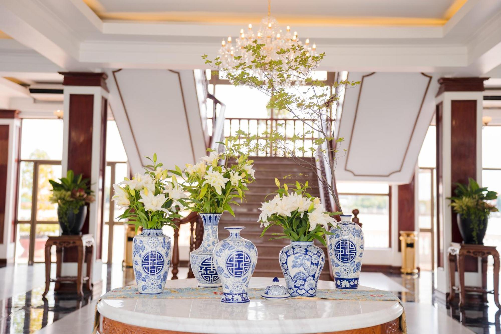 Chuong Duong Hotel Митхо Экстерьер фото