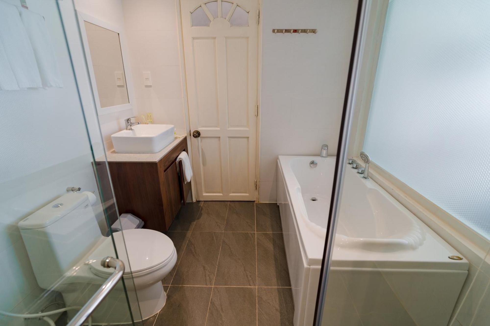 Chuong Duong Hotel Митхо Экстерьер фото