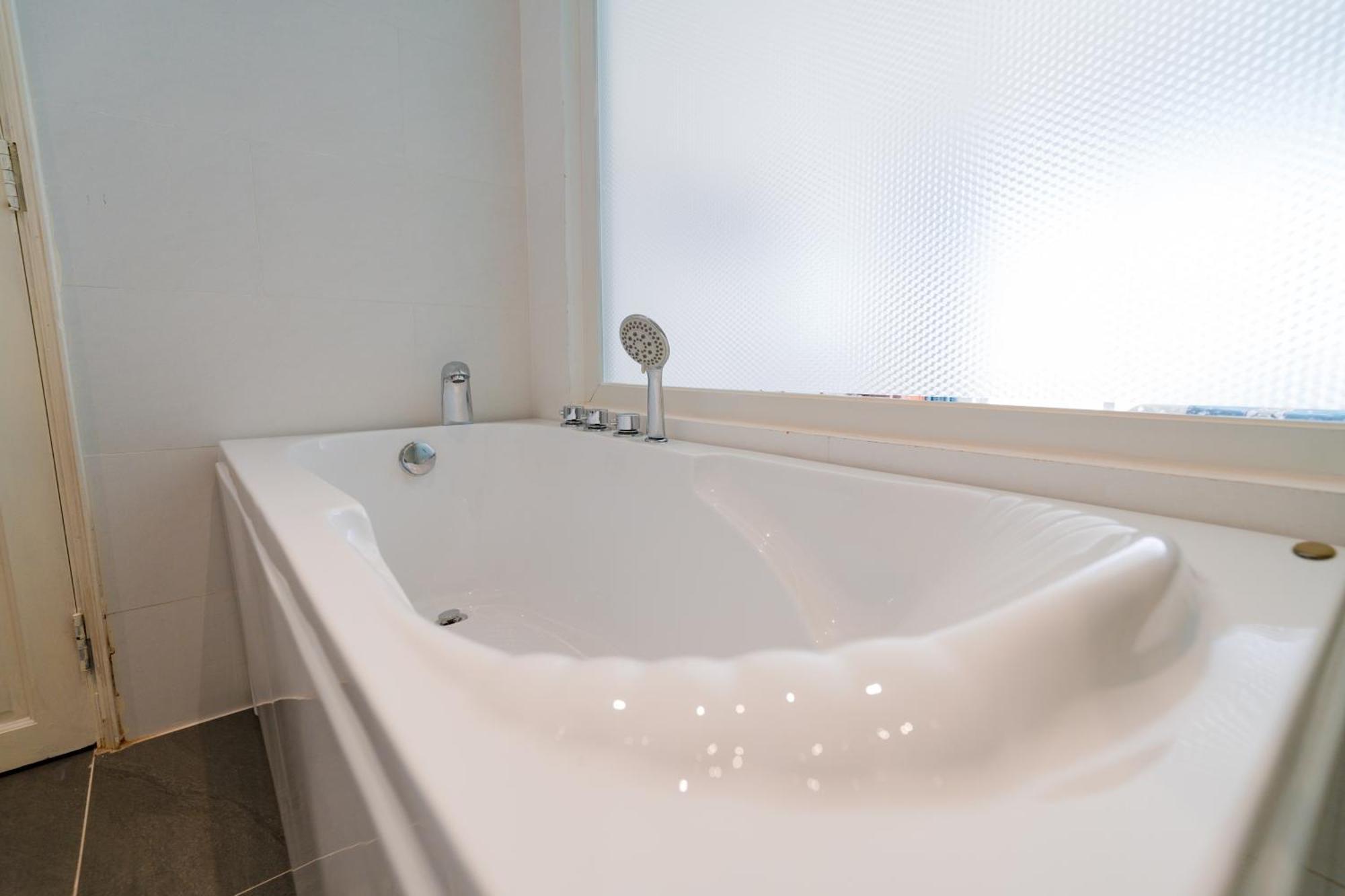 Chuong Duong Hotel Митхо Экстерьер фото