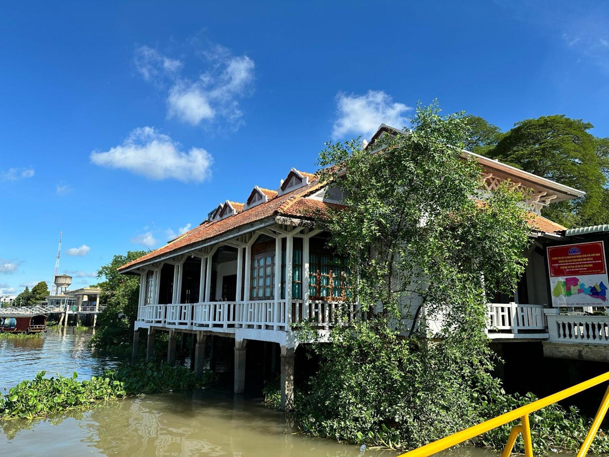 Chuong Duong Hotel Митхо Экстерьер фото