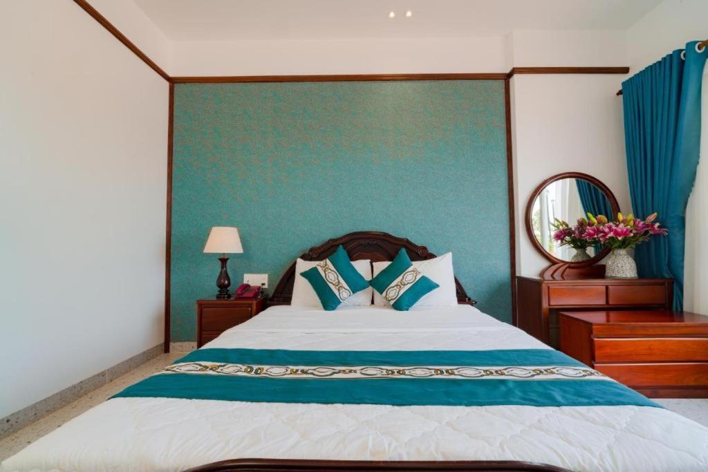 Chuong Duong Hotel Митхо Экстерьер фото